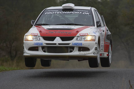 De nye danske mestre i rally Morten Karl og Niels Jørgen Iversen var lavt flyvende i weekendens DM rally.